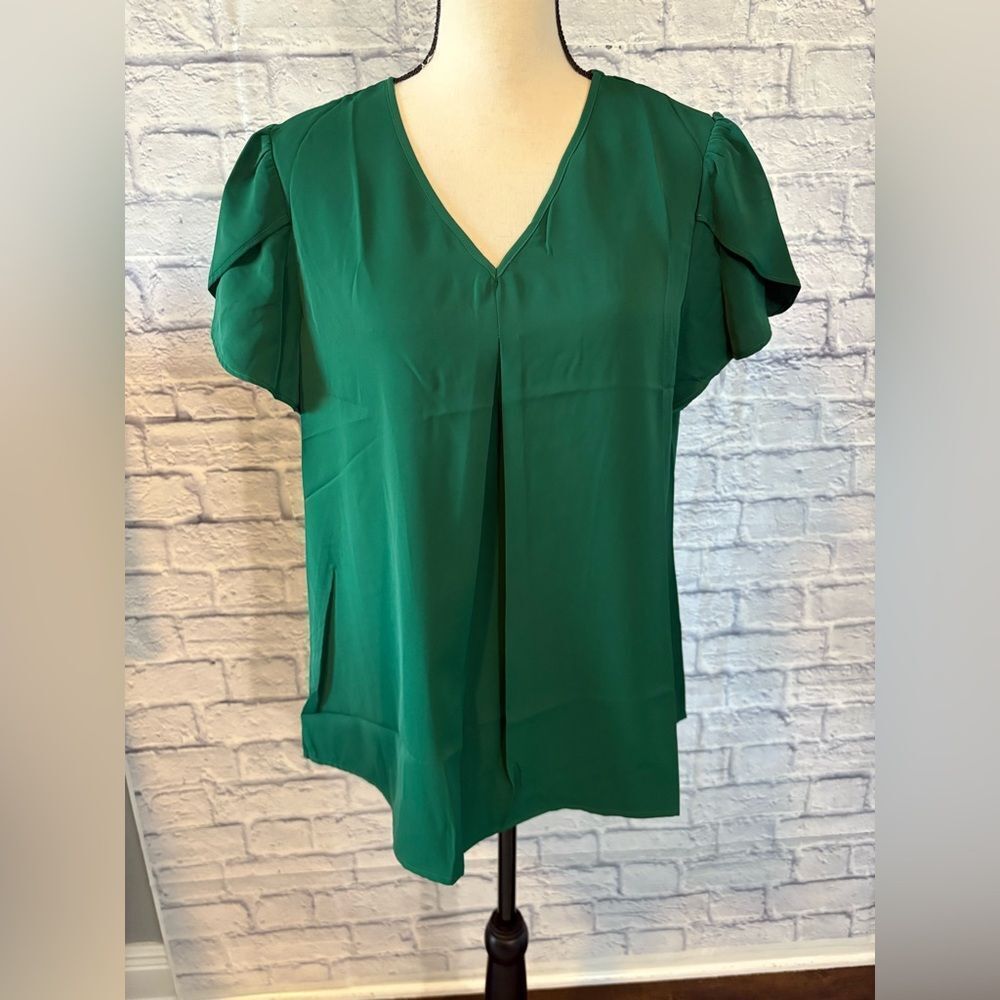 Chic Emerald Blouse for Women